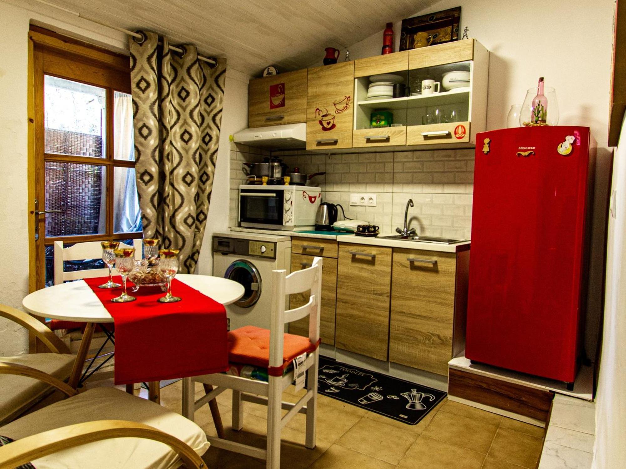 Tatil Evi Acharavi Stone Daisy